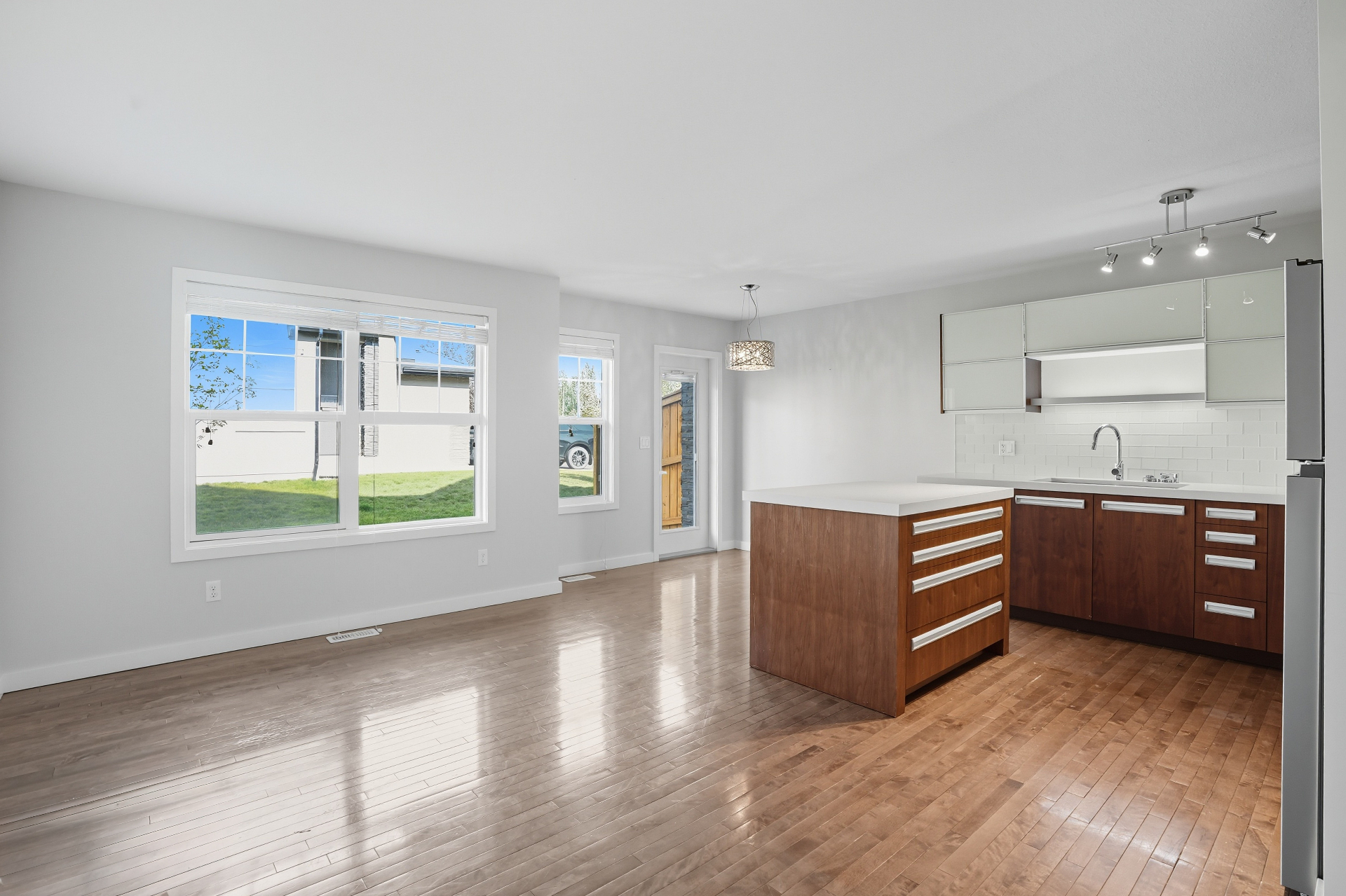 Stonebridge 联排别墅出售 · 455 Rempel Lane #507——林与唐地产 - 2